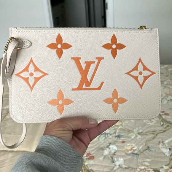🌺 Reserved Do Not Purchase🌺Louis Vuitton Empreinte Giant By The Pool Clutch - Picture 15 of 17